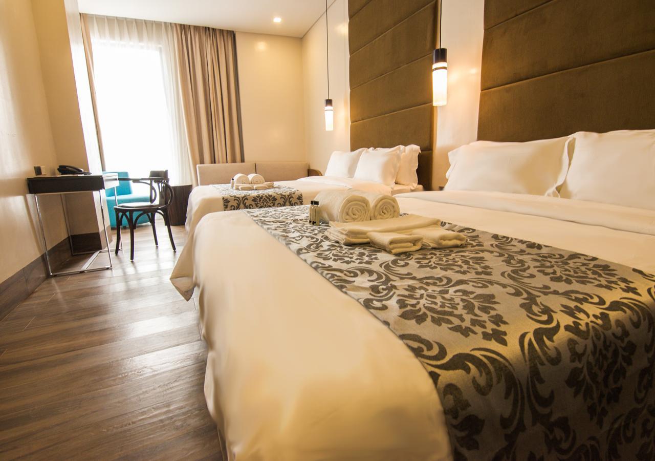 Goldberry Lite Hotel Илойло Сити Екстериор снимка