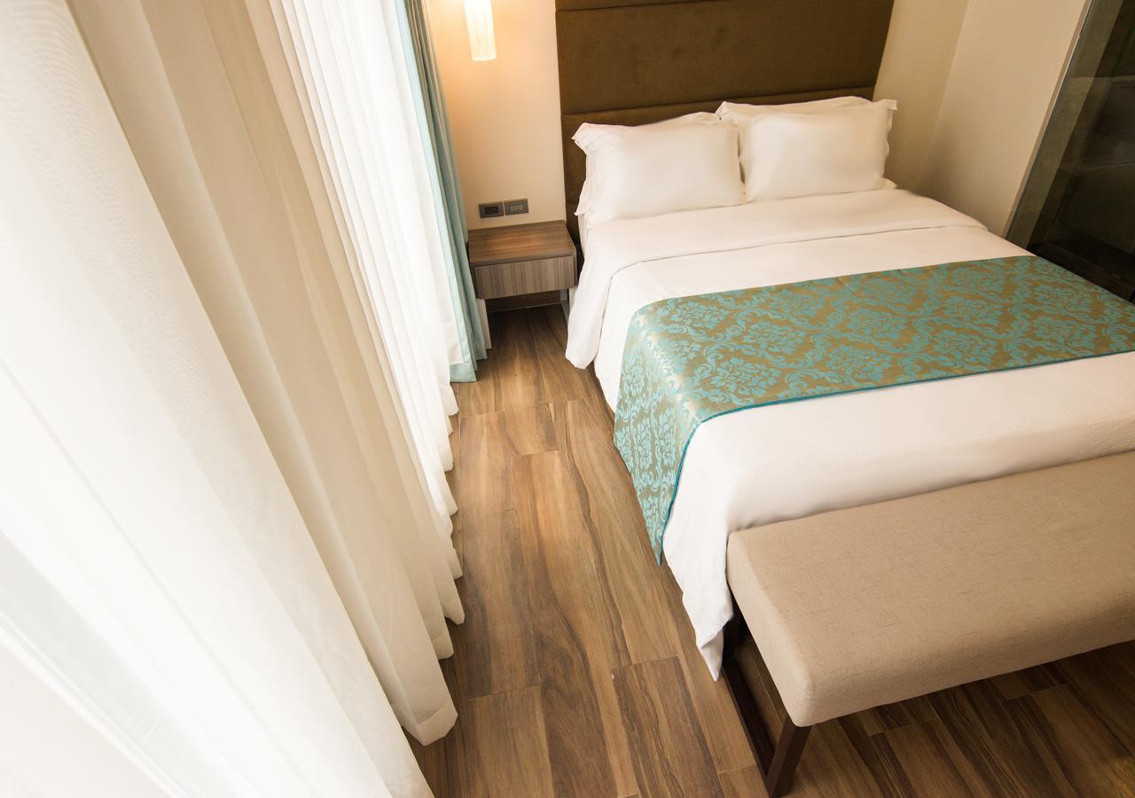 Goldberry Lite Hotel Илойло Сити Екстериор снимка