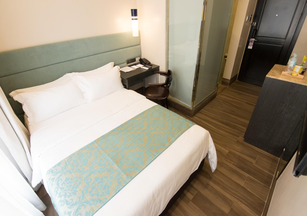 Goldberry Lite Hotel Илойло Сити Екстериор снимка