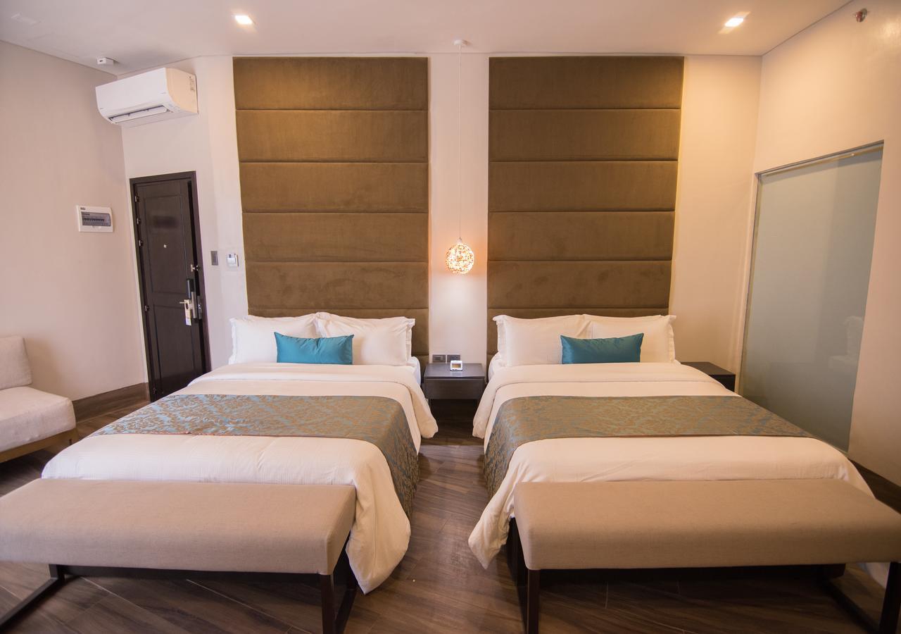 Goldberry Lite Hotel Илойло Сити Екстериор снимка