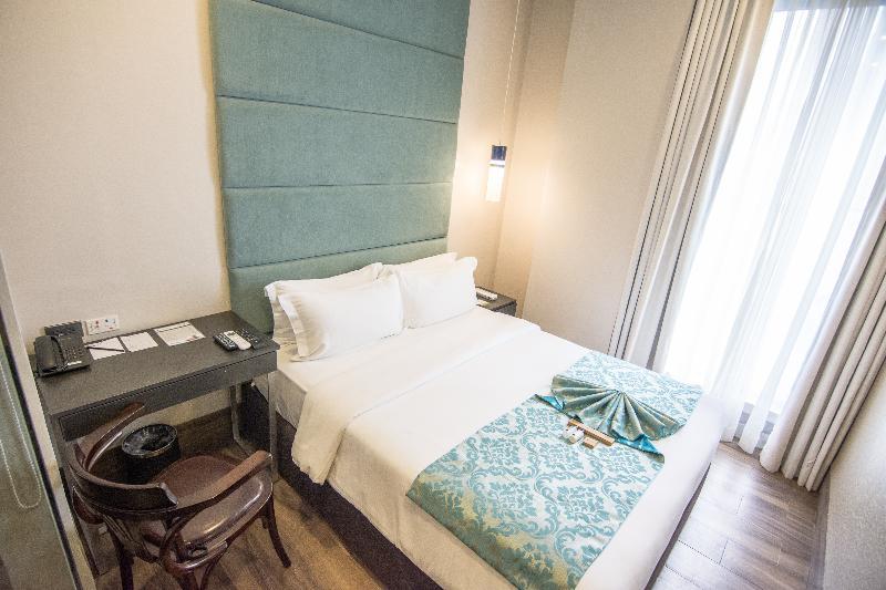 Goldberry Lite Hotel Илойло Сити Екстериор снимка