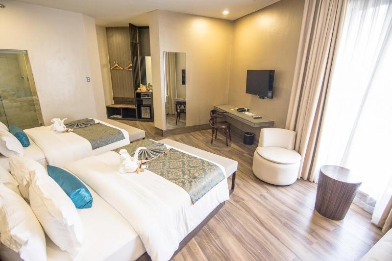 Goldberry Lite Hotel Илойло Сити Екстериор снимка