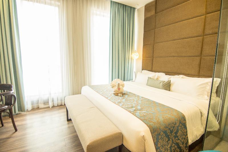 Goldberry Lite Hotel Илойло Сити Екстериор снимка