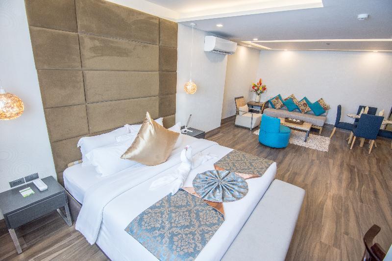 Goldberry Lite Hotel Илойло Сити Екстериор снимка